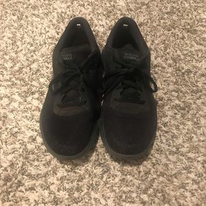 Sketchers non slip sneakers